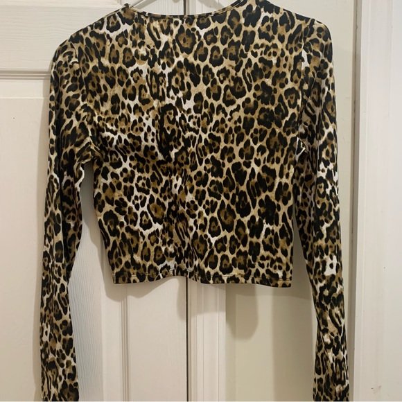WAYF Cropped Animal Print Long Sleeve Top Size Small NWT - Picture 3 of 9